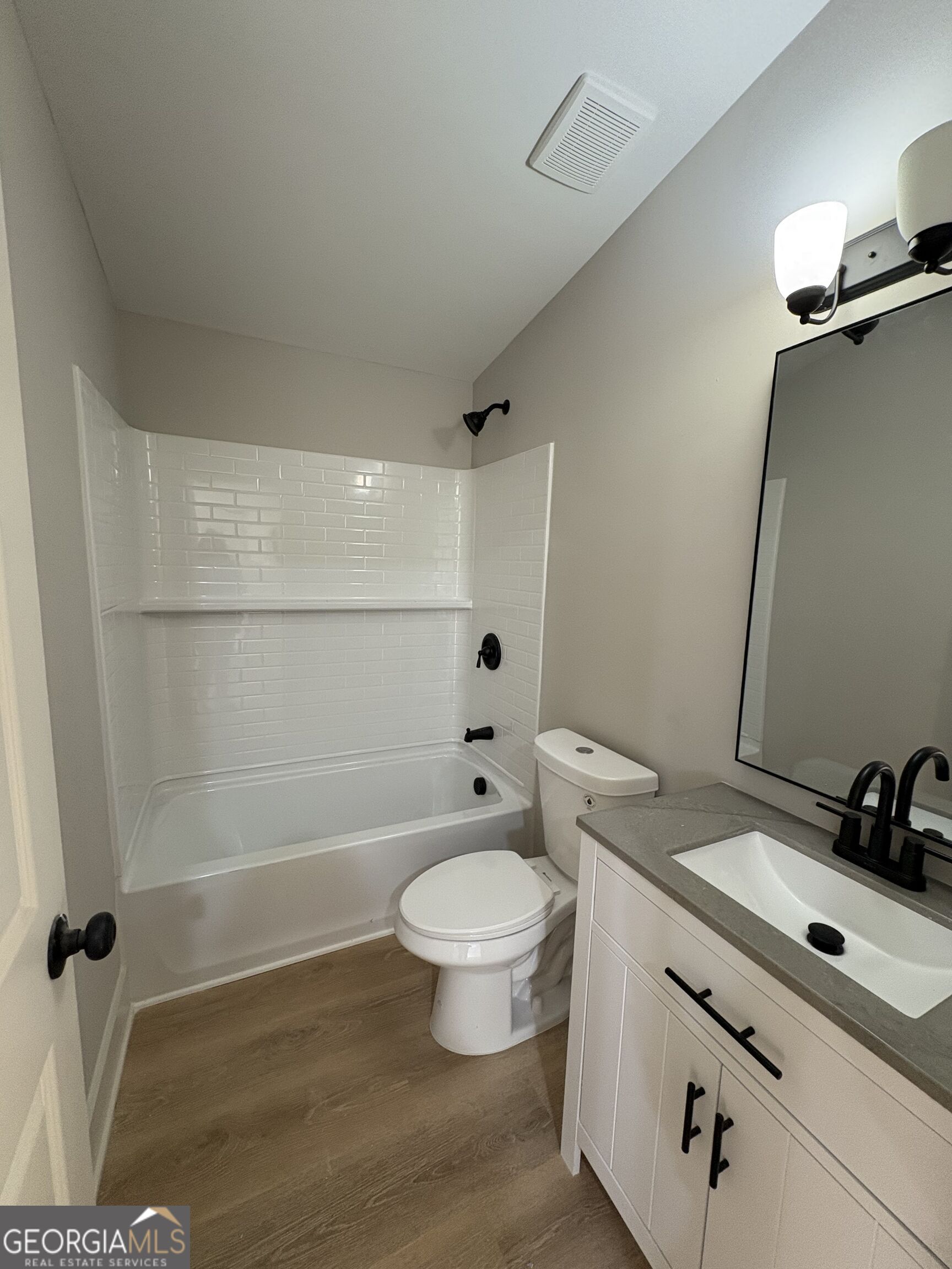 2032 Four Notch Road Property Photo 10