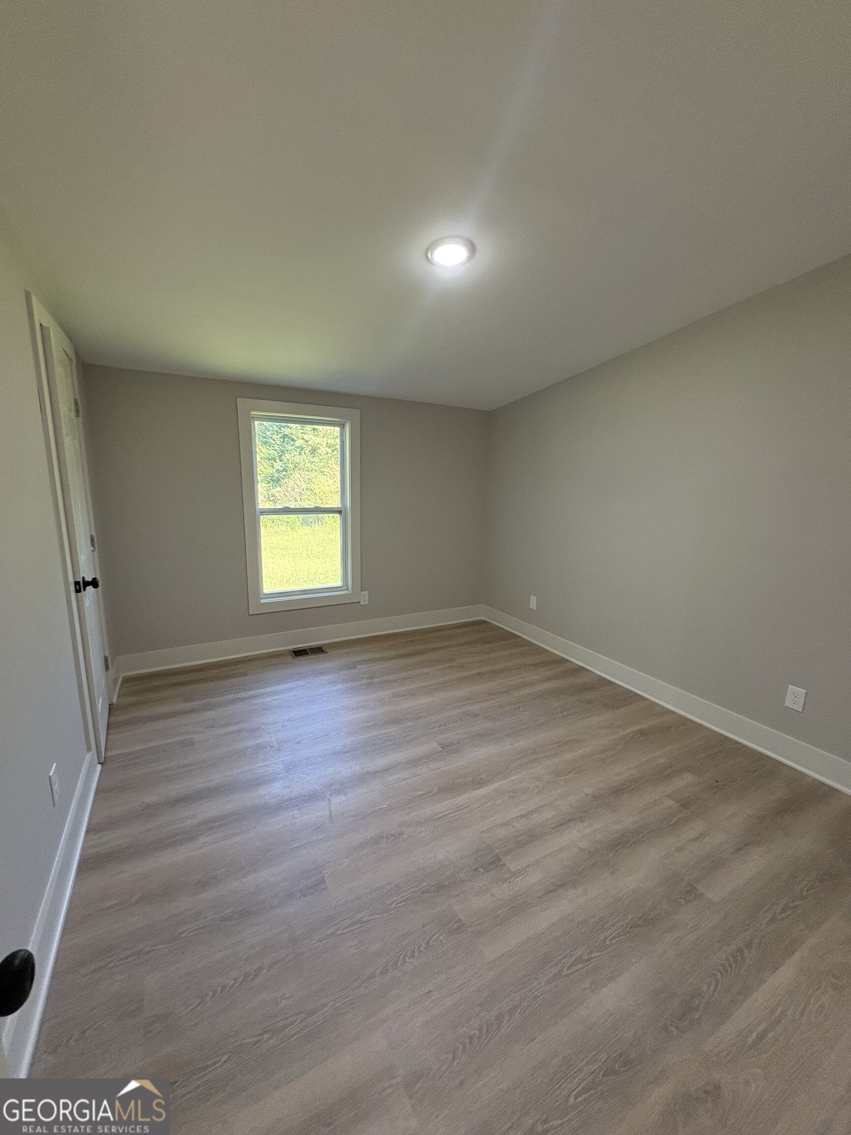 2032 Four Notch Road Property Photo 11