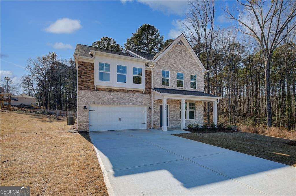 163 Dalston Cove Property Photo 3