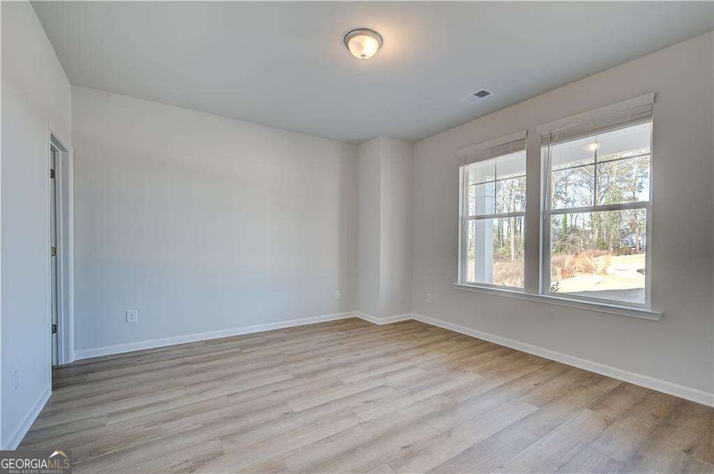163 Dalston Cove Property Photo 5