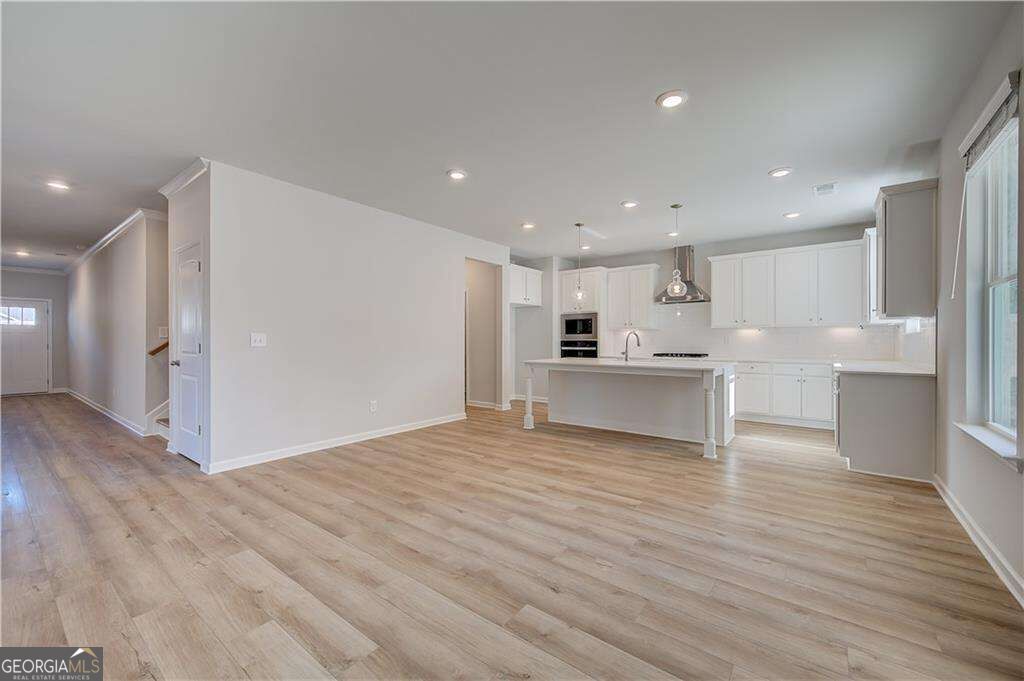 163 Dalston Cove Property Photo 8