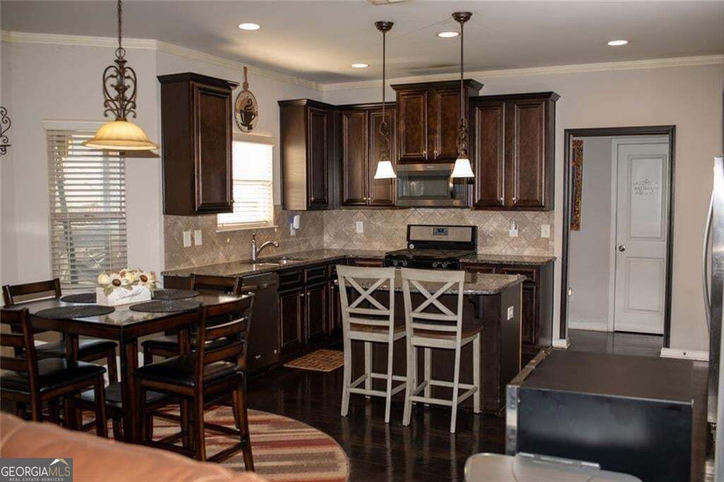7579 Crawford Court Property Photo 7