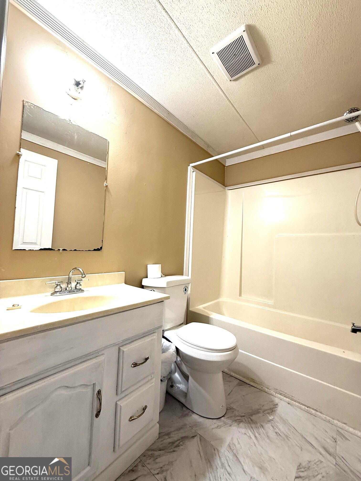2594 Hughes Rd Property Photo 9