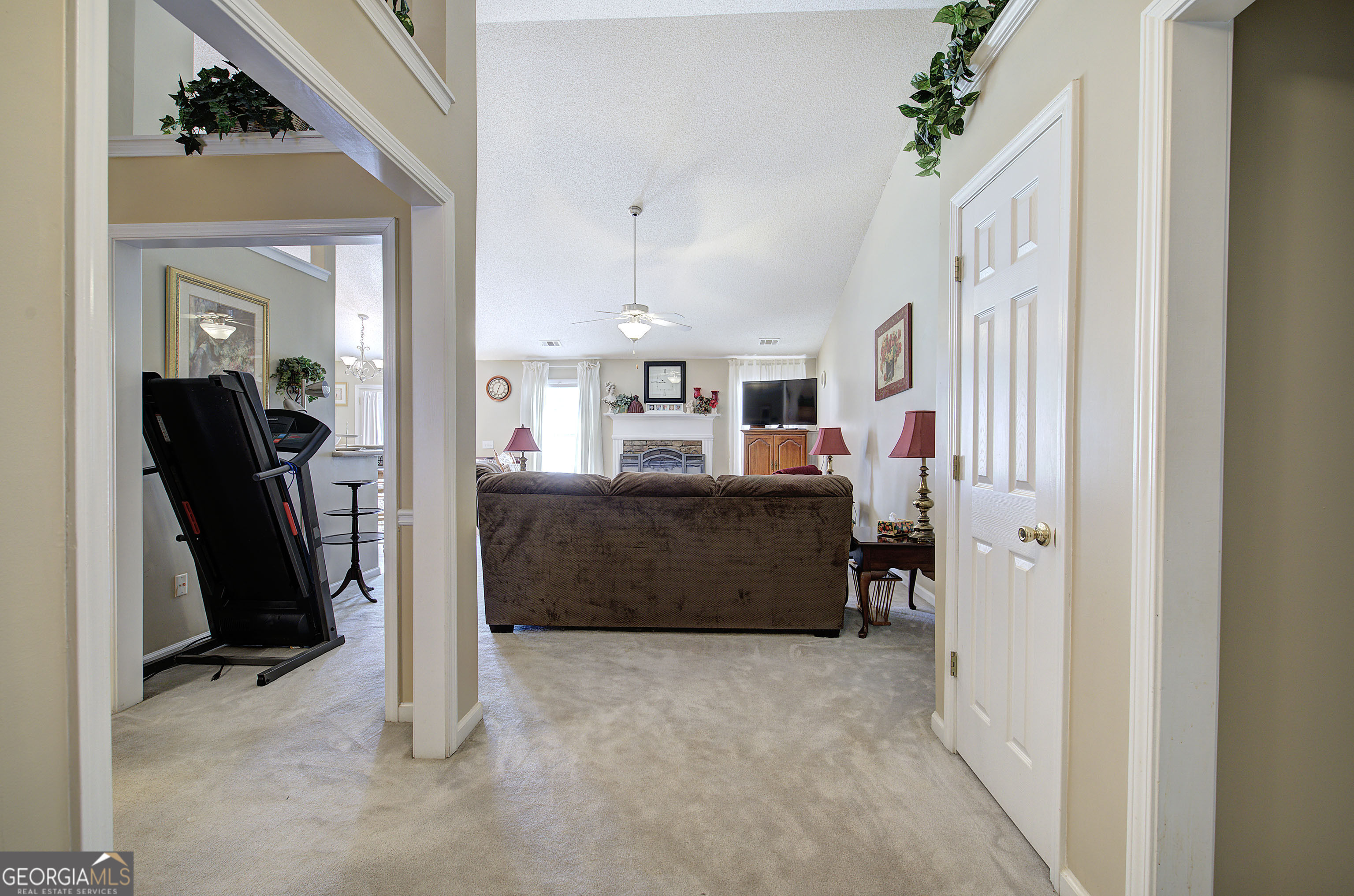 494 Beranda Circle Property Photo 3