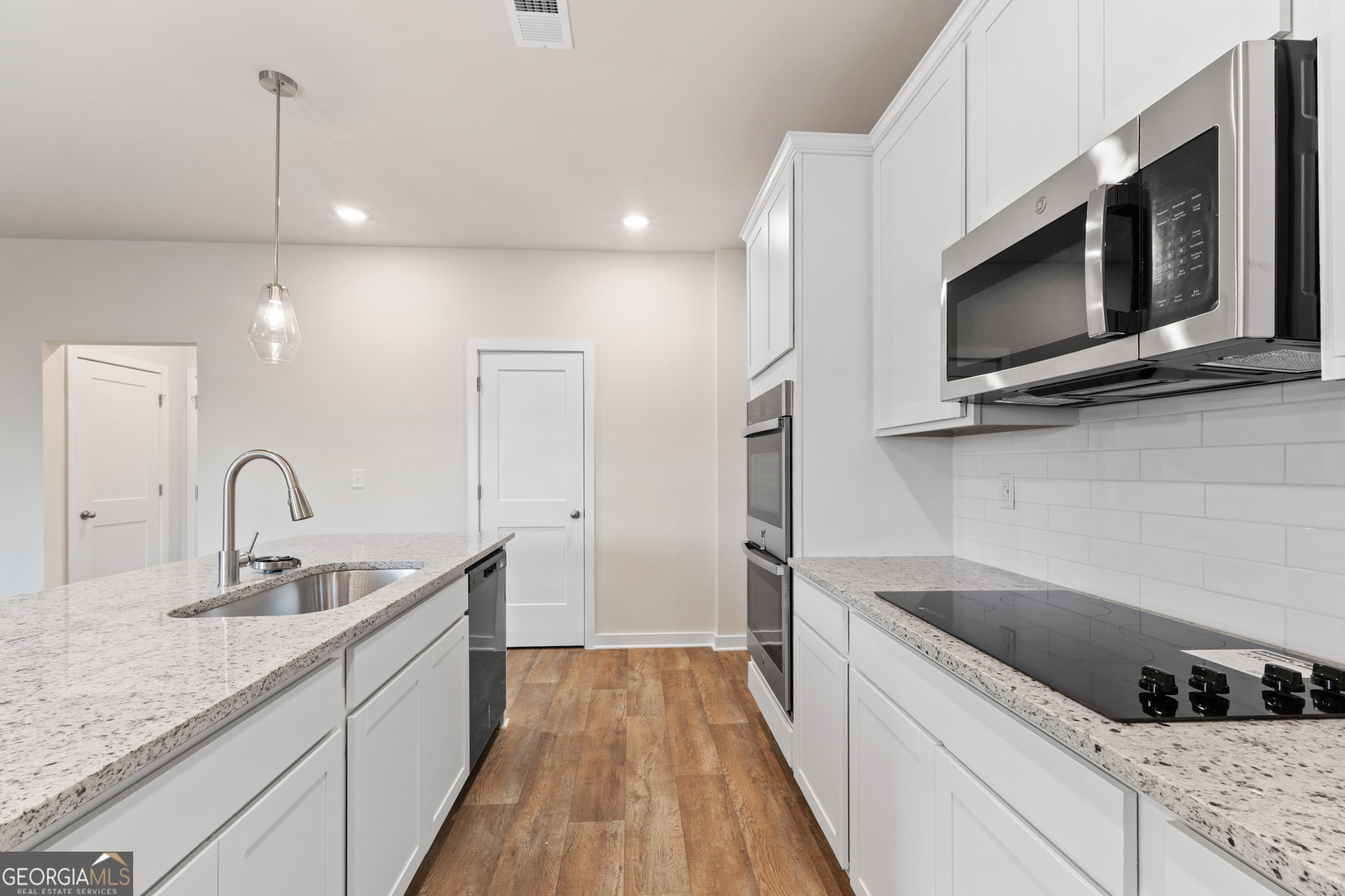 719 Coneflower Way Property Photo 3