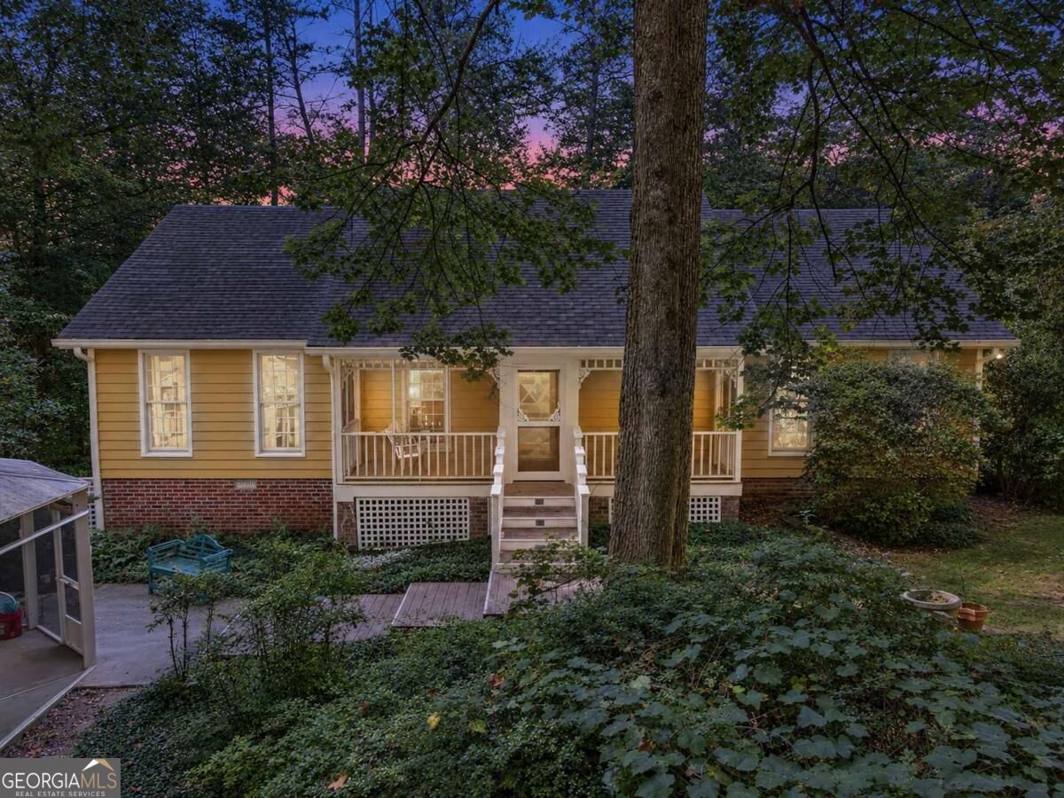 724 Clarke Trail