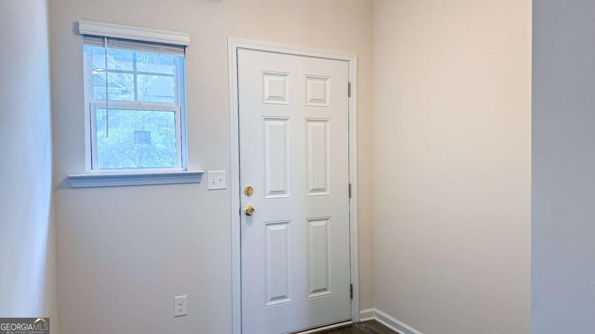 3472 Lakeview Creek Property Photo 2