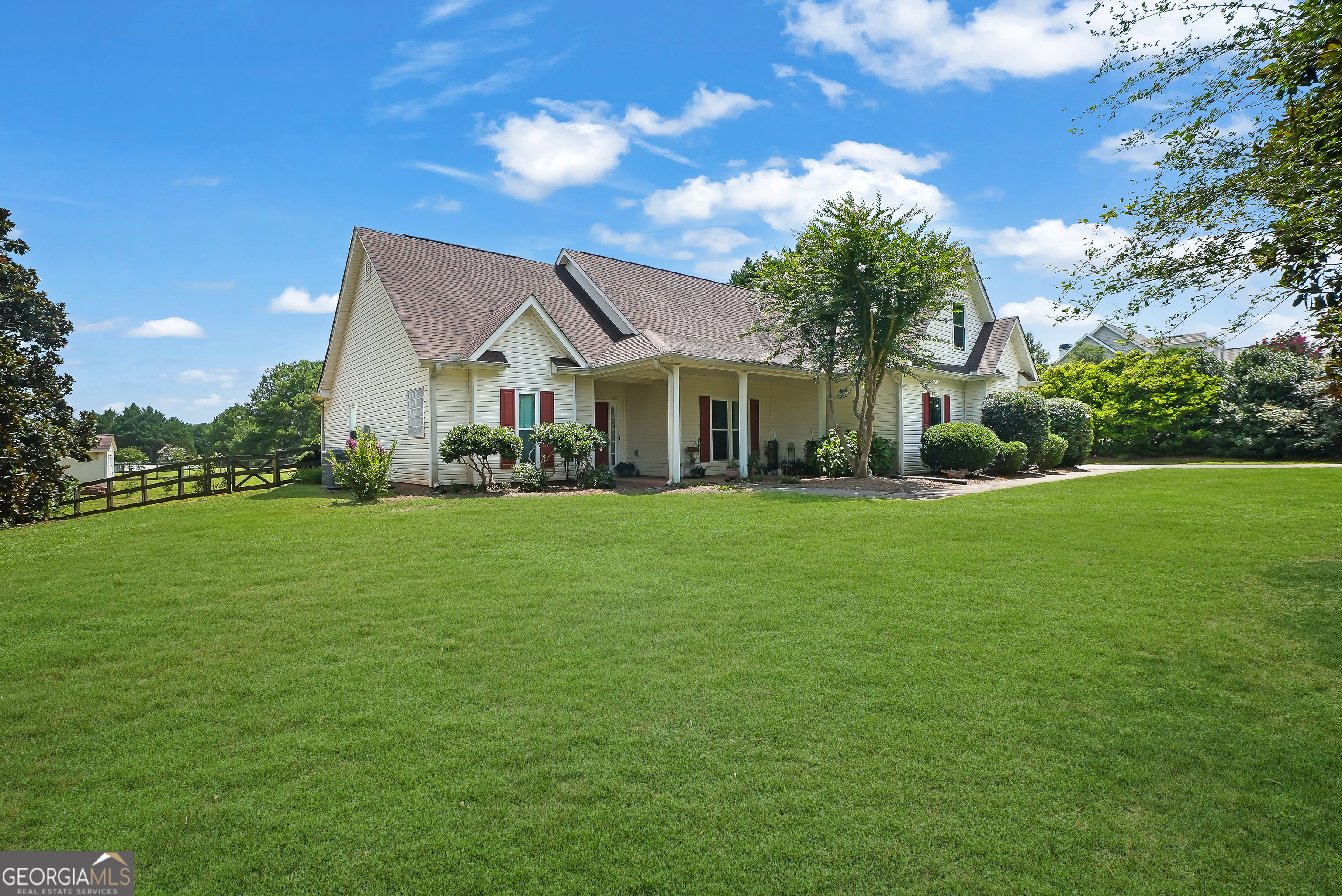 188 Meadows Drive Property Photo 4