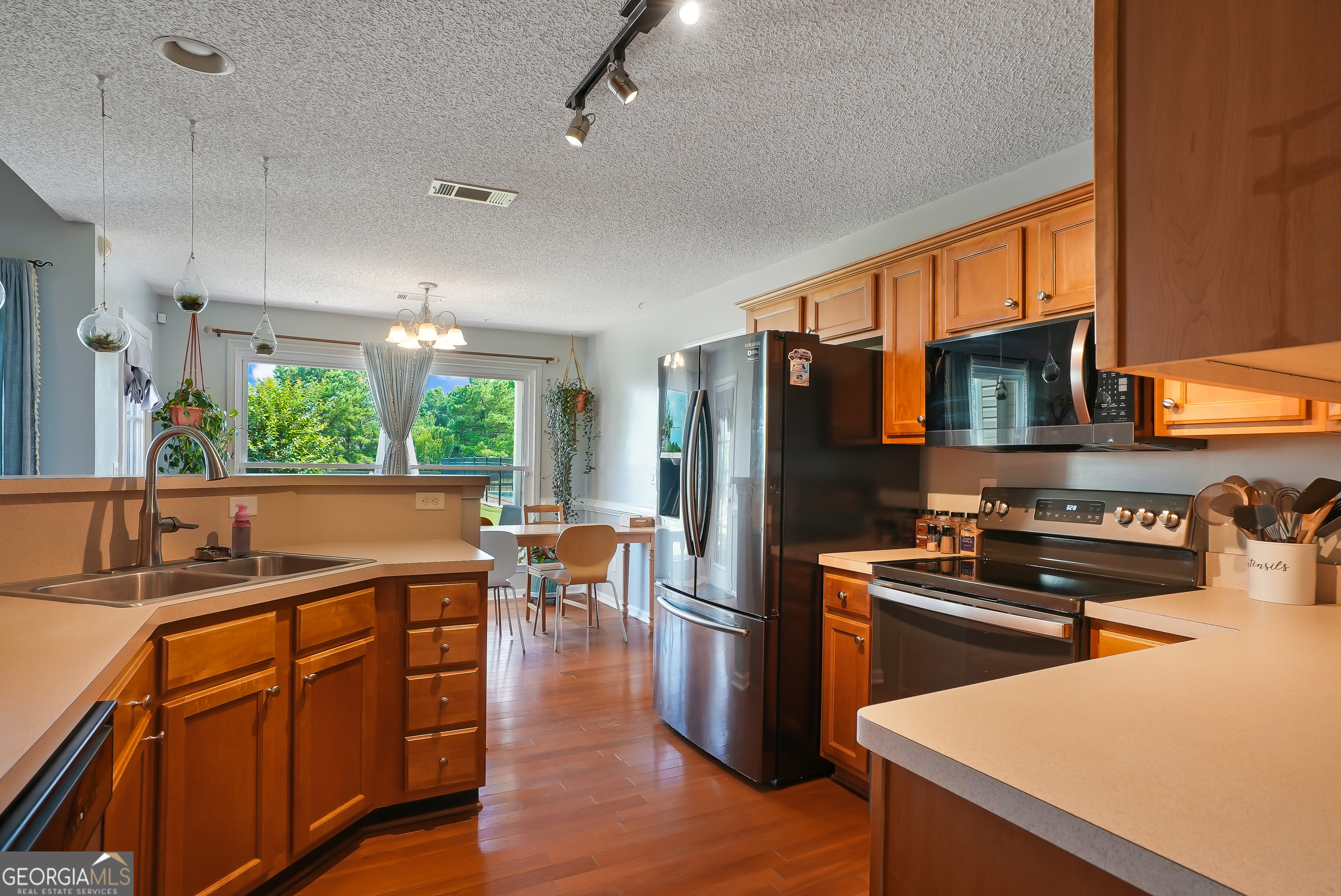 188 Meadows Drive Property Photo 7