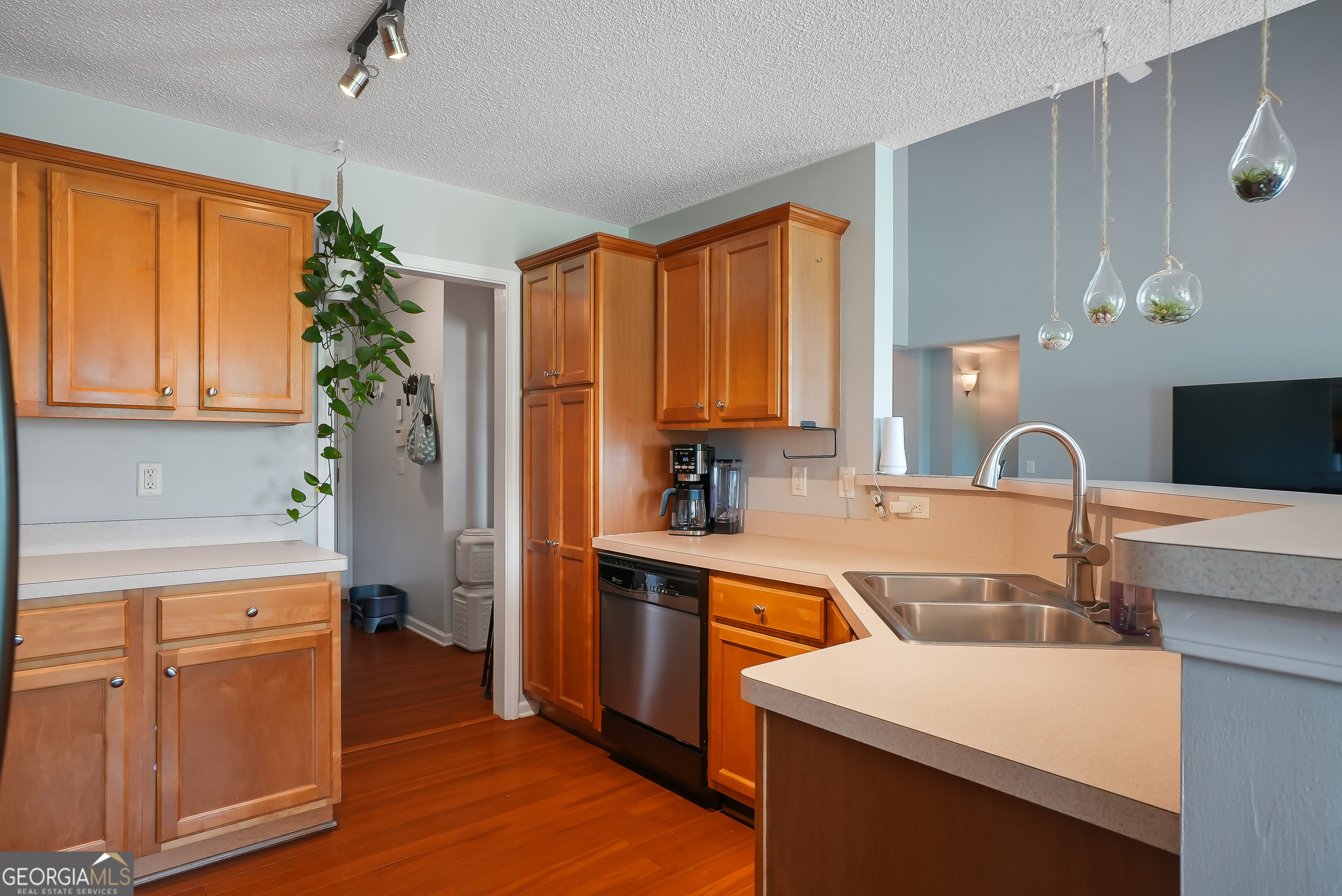 188 Meadows Drive Property Photo 8