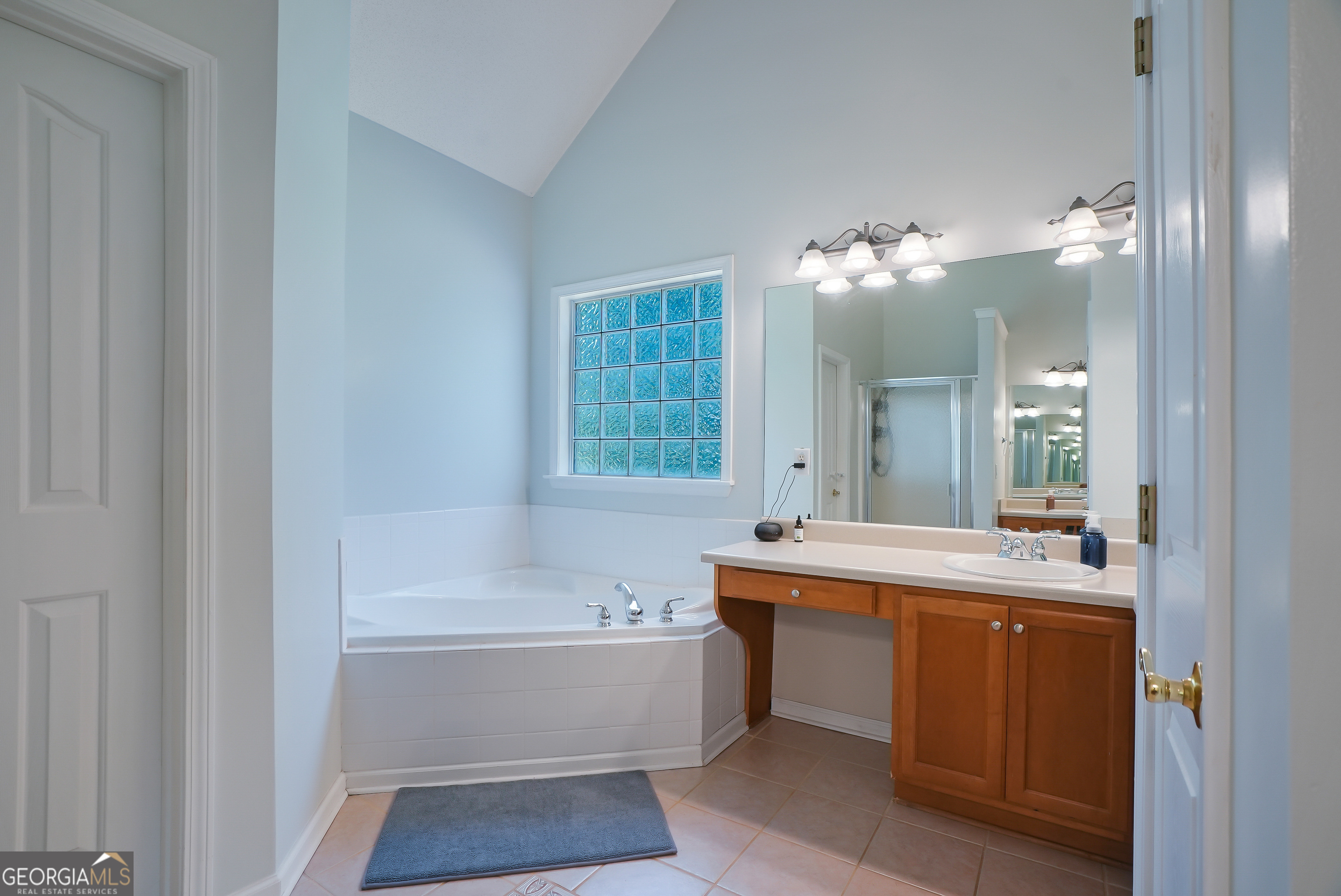 188 Meadows Drive Property Photo 12
