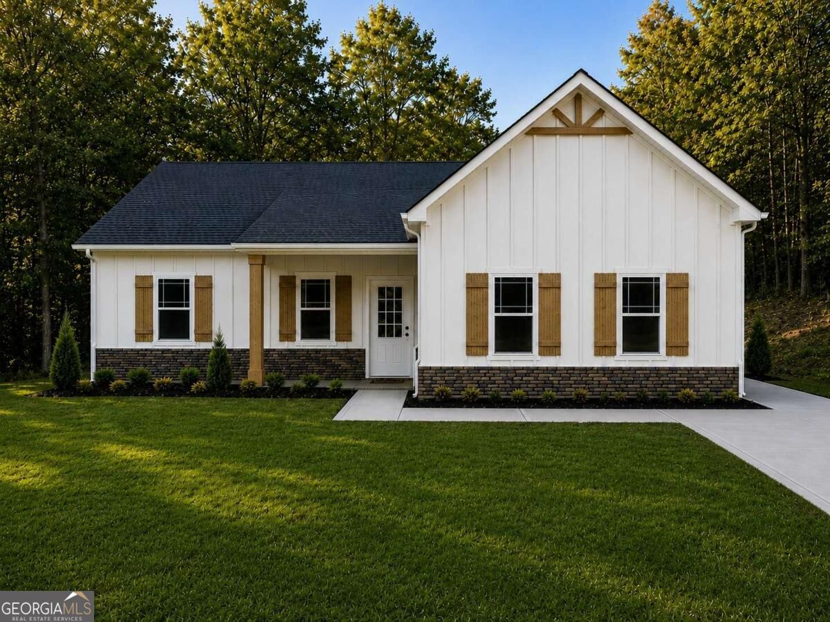 2818 Holly Springs Road Property Photo 1