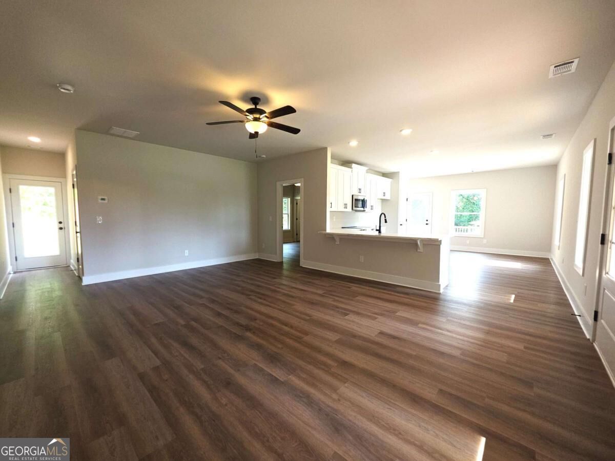2818 Holly Springs Road Property Photo 4