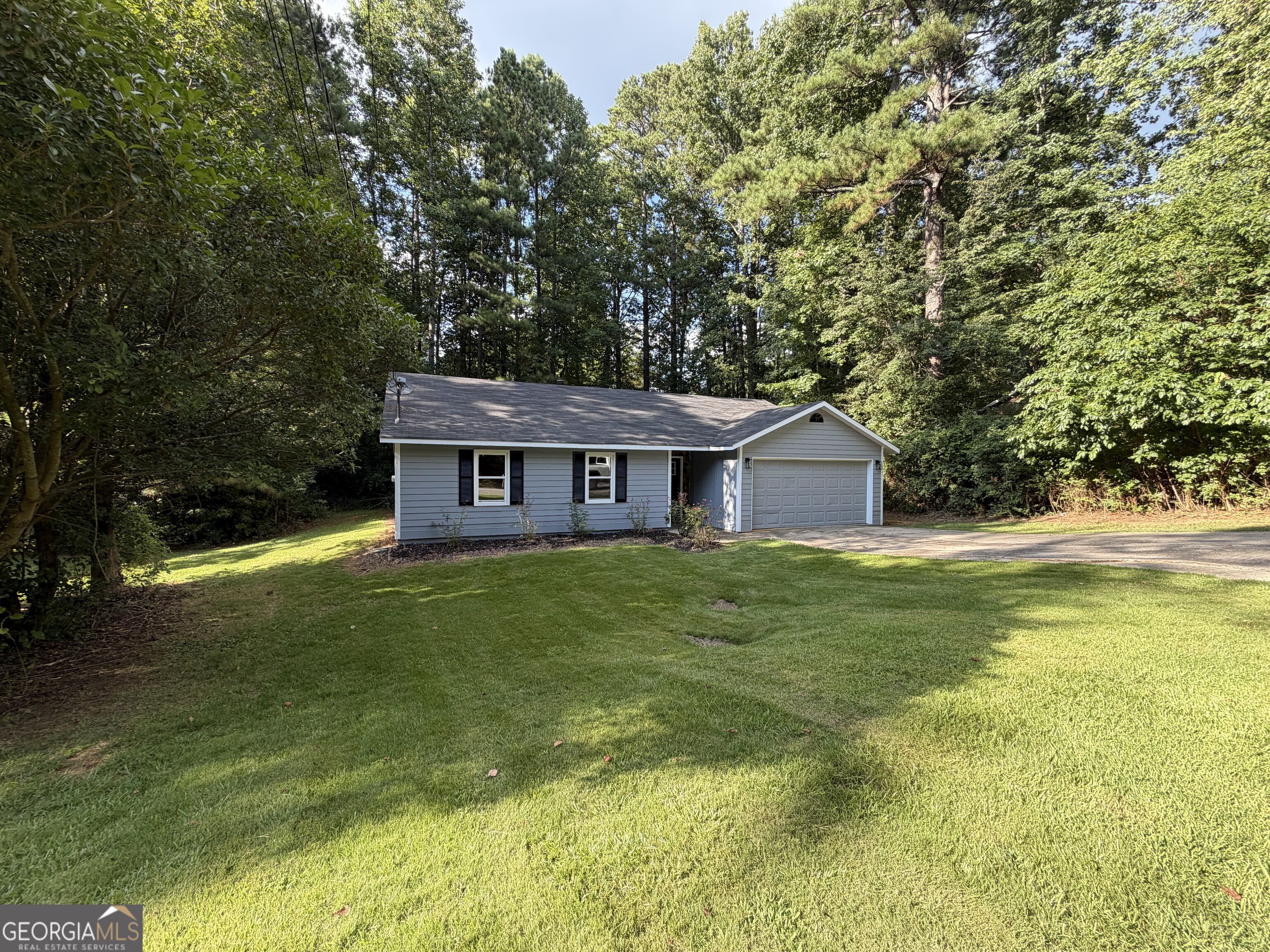 613 Blue Flag Lane Property Photo 3