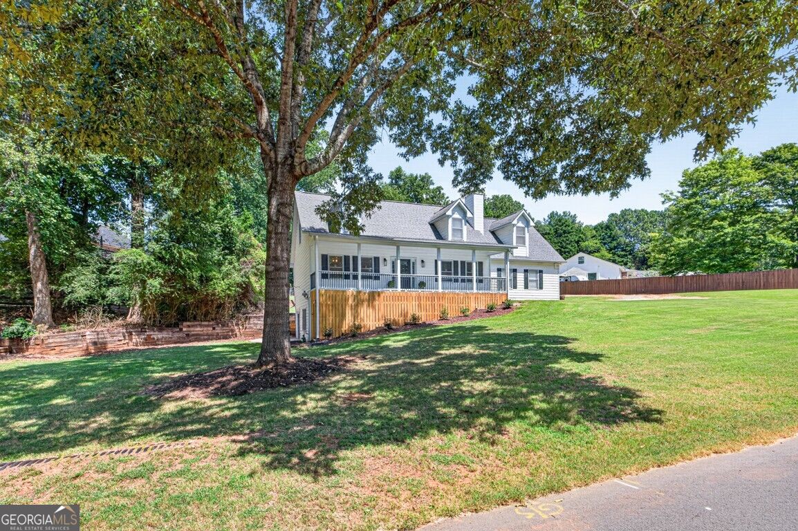 5229 Lanton Circle Property Photo 4