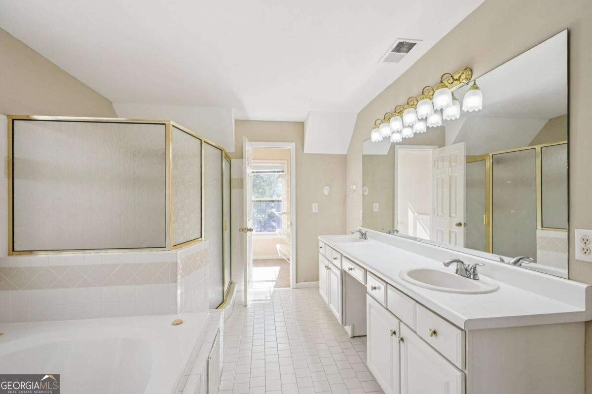 100 Julia Court Property Photo 35