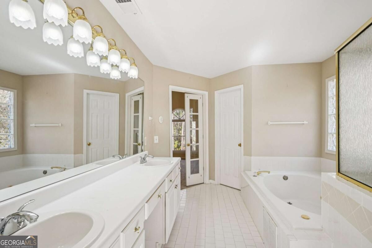 100 Julia Court Property Photo 39