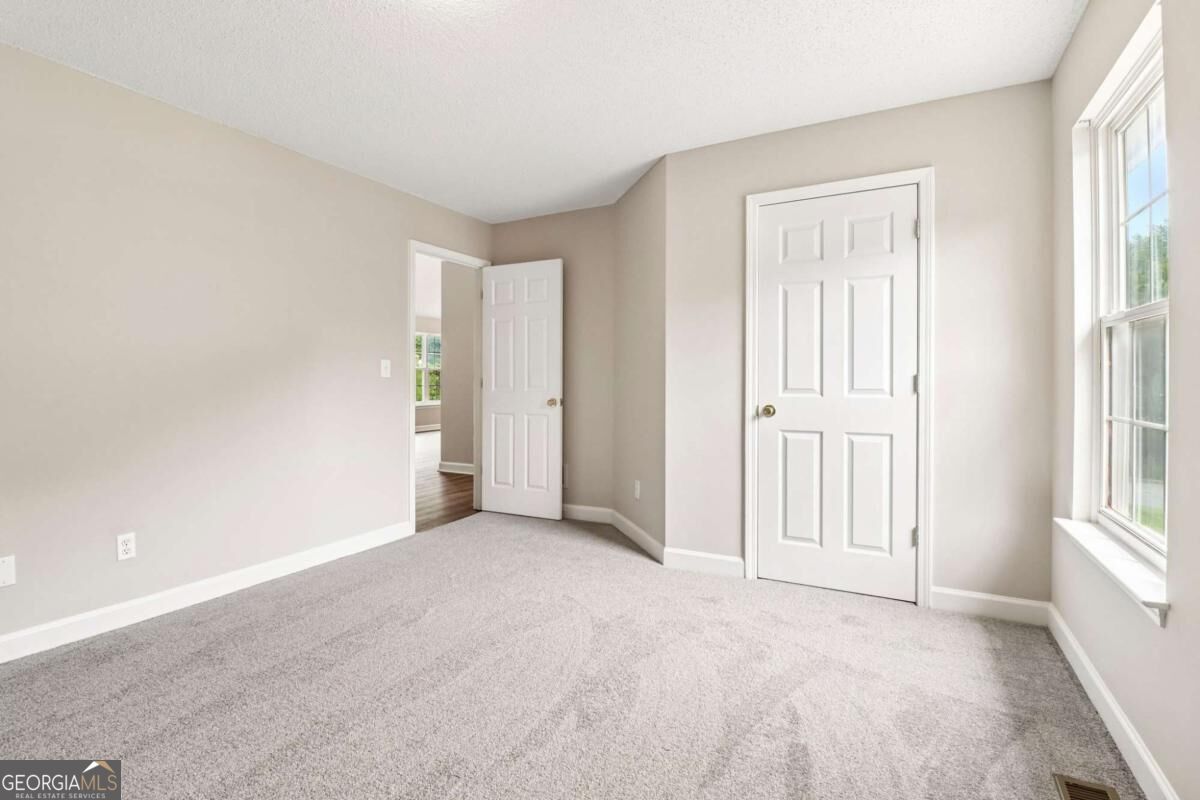 2896 Emory Road Se Property Photo 24