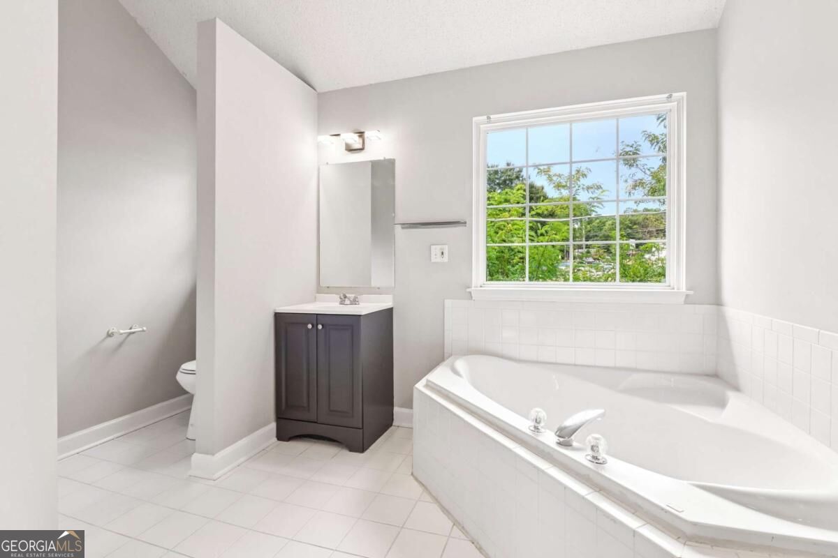 2896 Emory Road Se Property Photo 35
