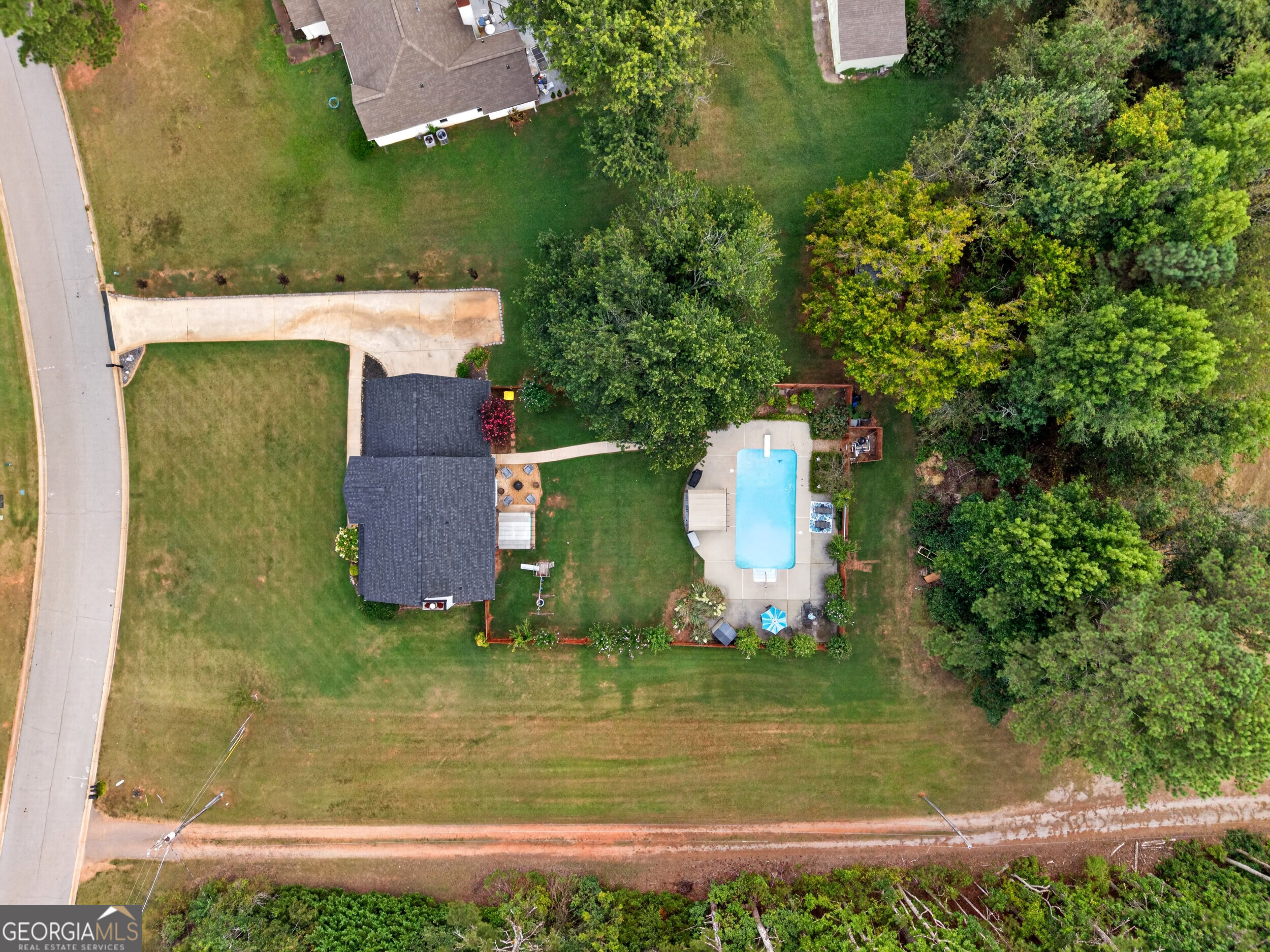 77 Manchester Drive Property Photo 4