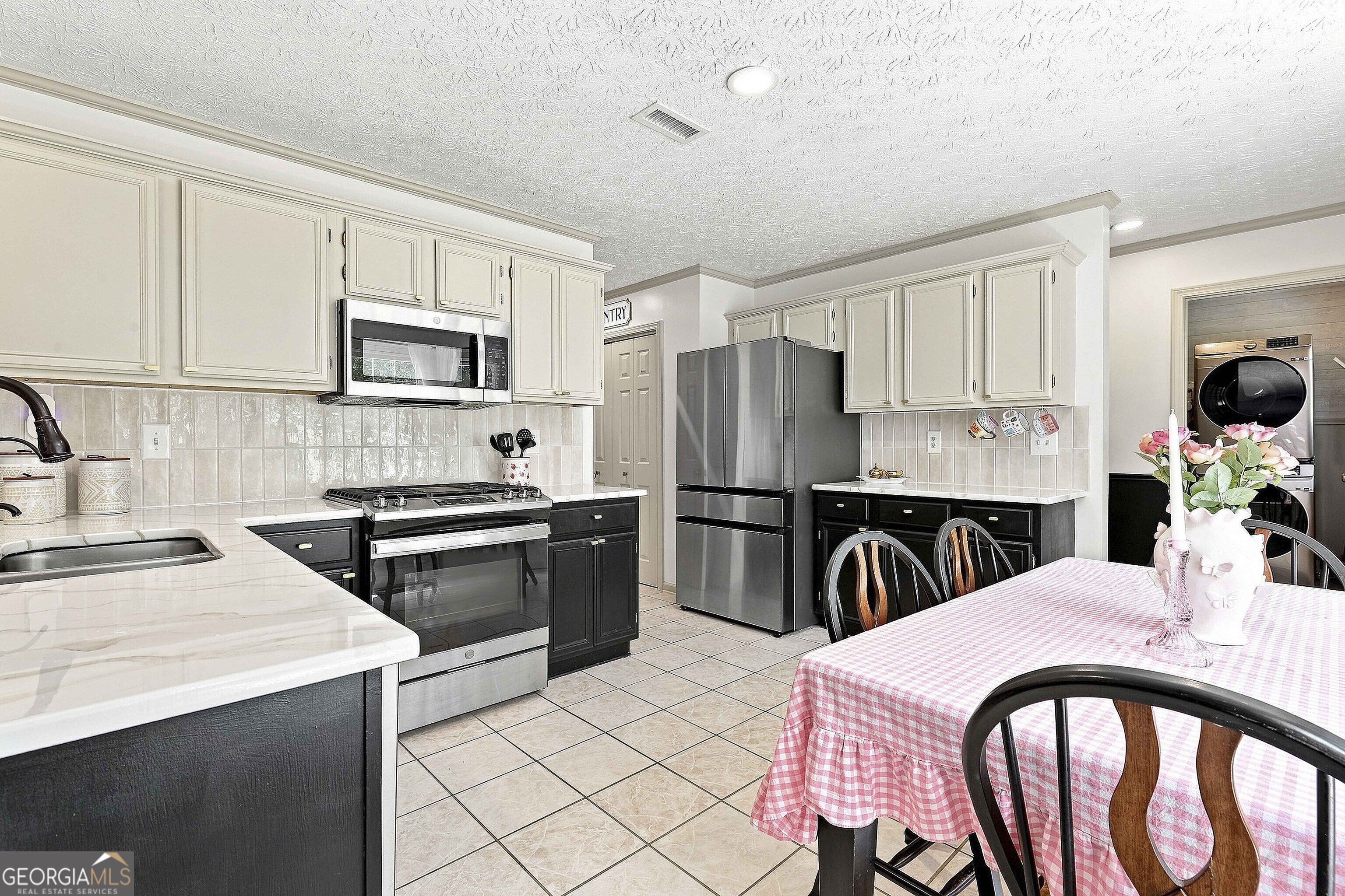 77 Manchester Drive Property Photo 27