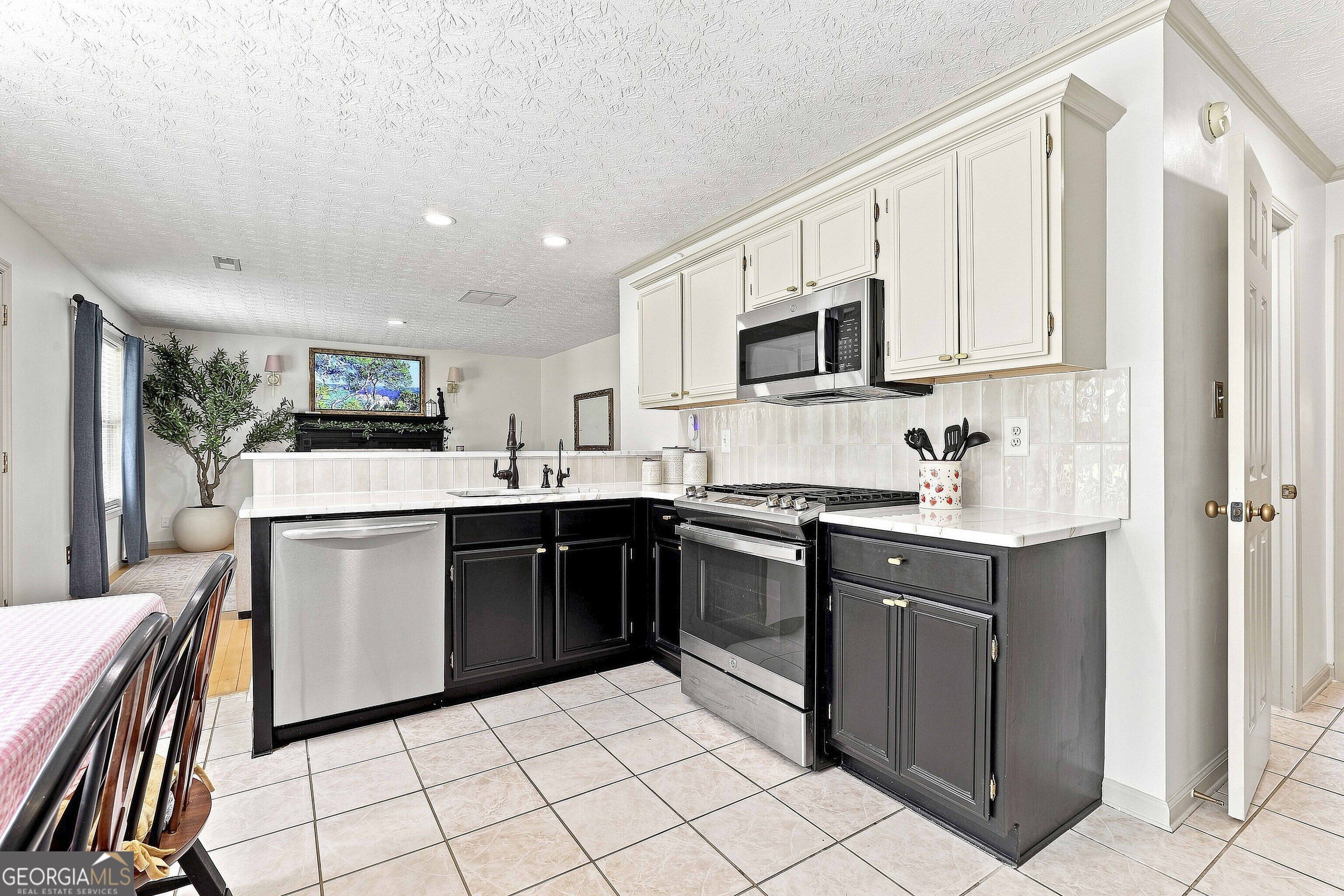 77 Manchester Drive Property Photo 30