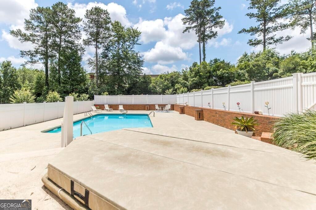 103 Turnberry Court Property Photo 5