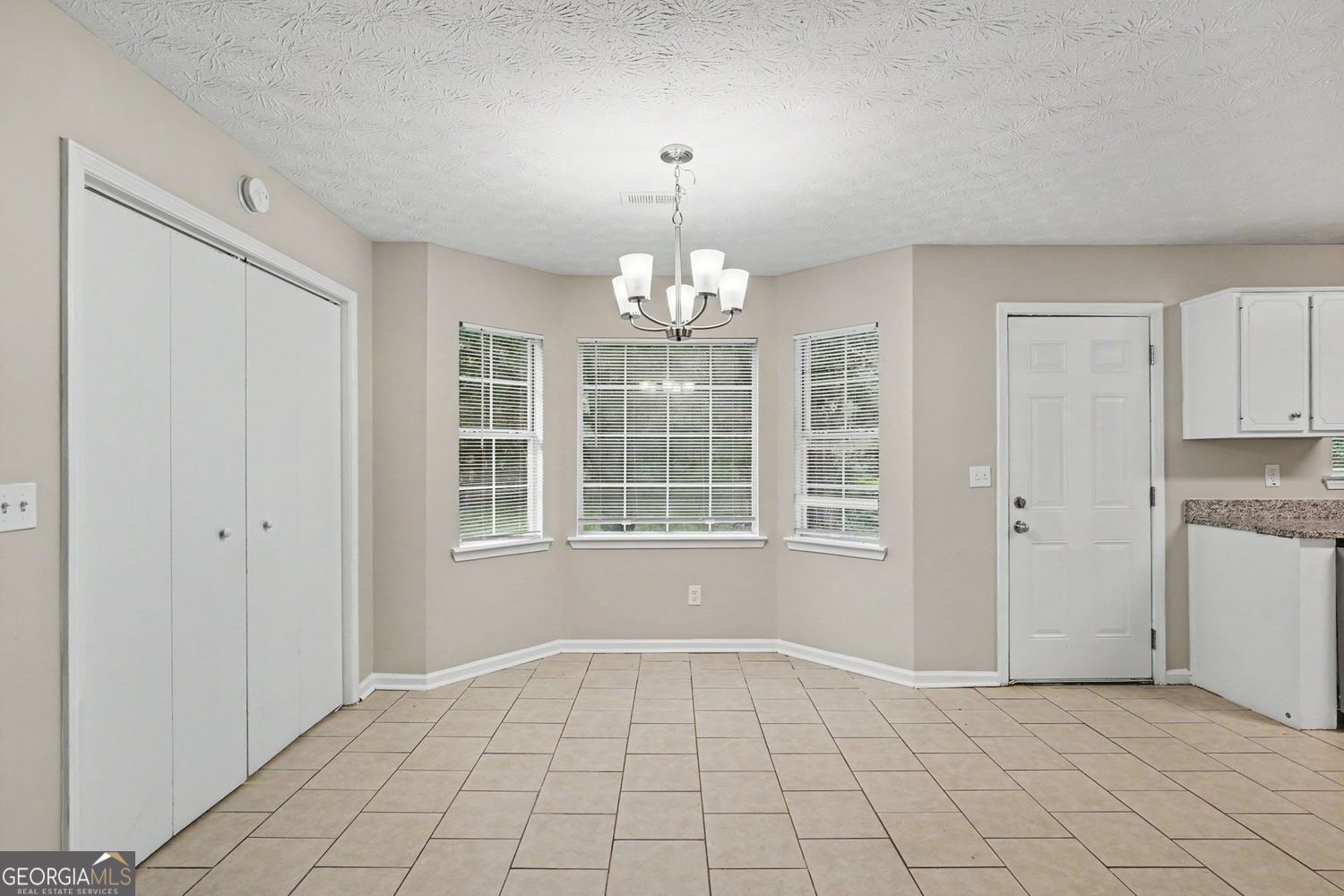 495 Robin Road Property Photo 8