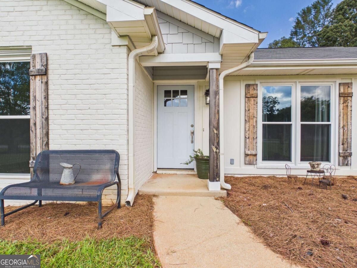 104 Huntington Drive Property Photo 2