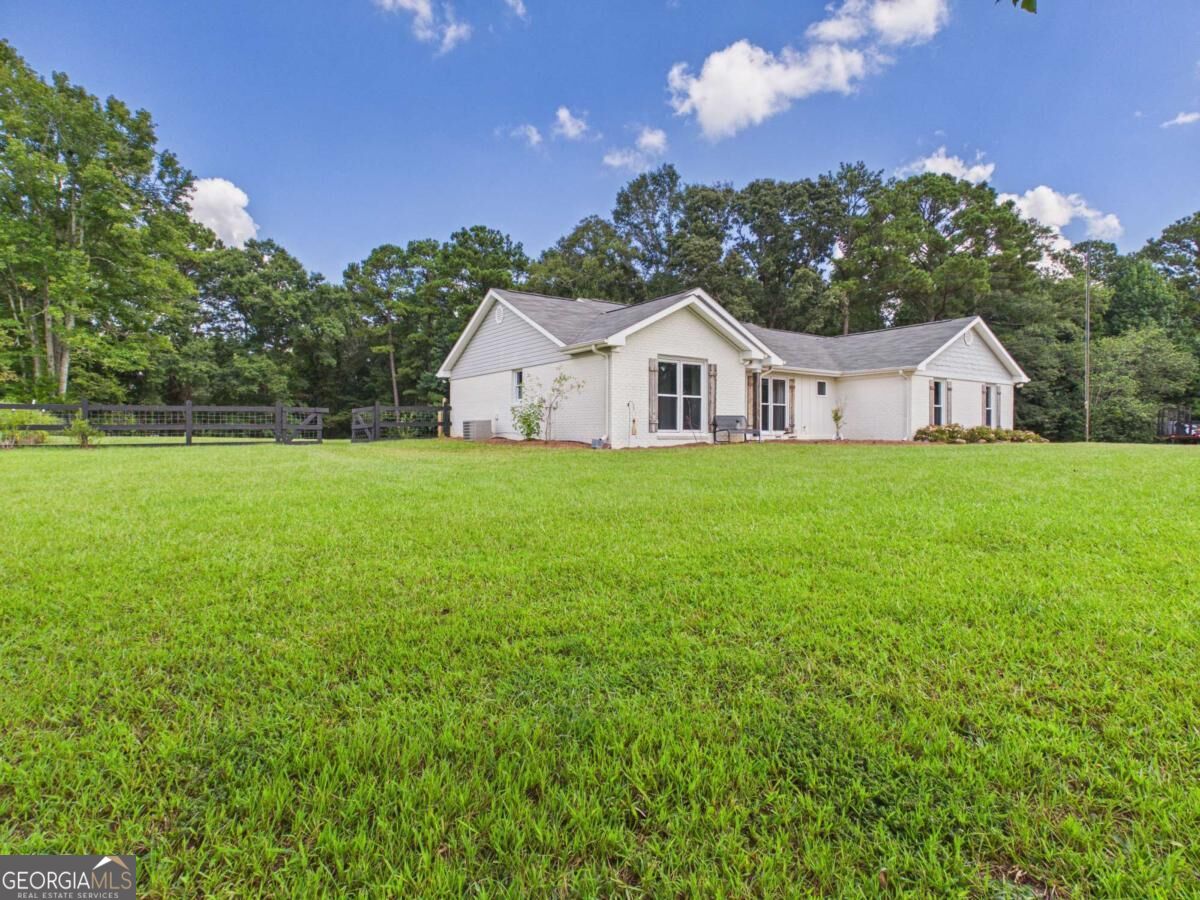 104 Huntington Drive Property Photo 4