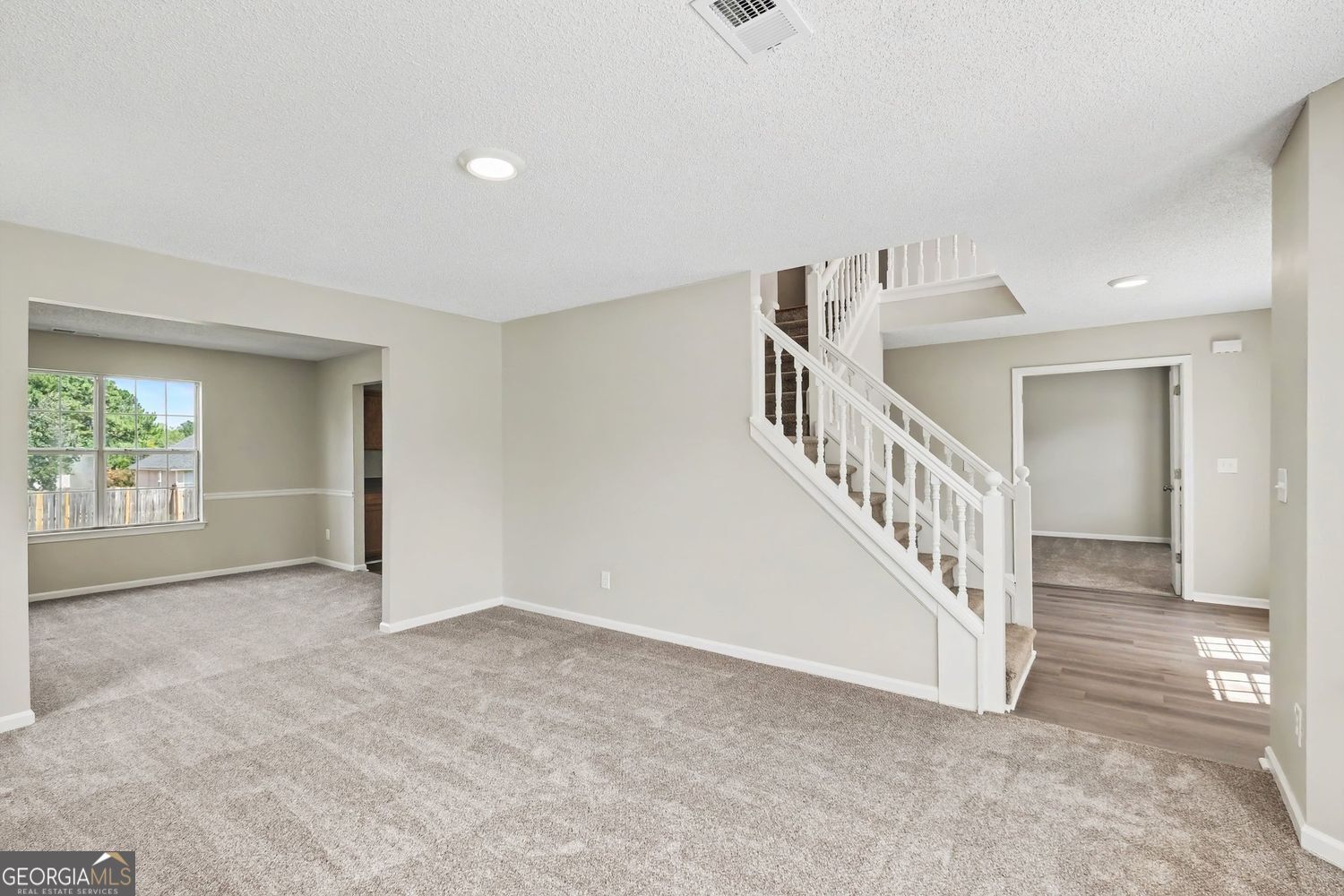 6182 Giles Road Property Photo 7