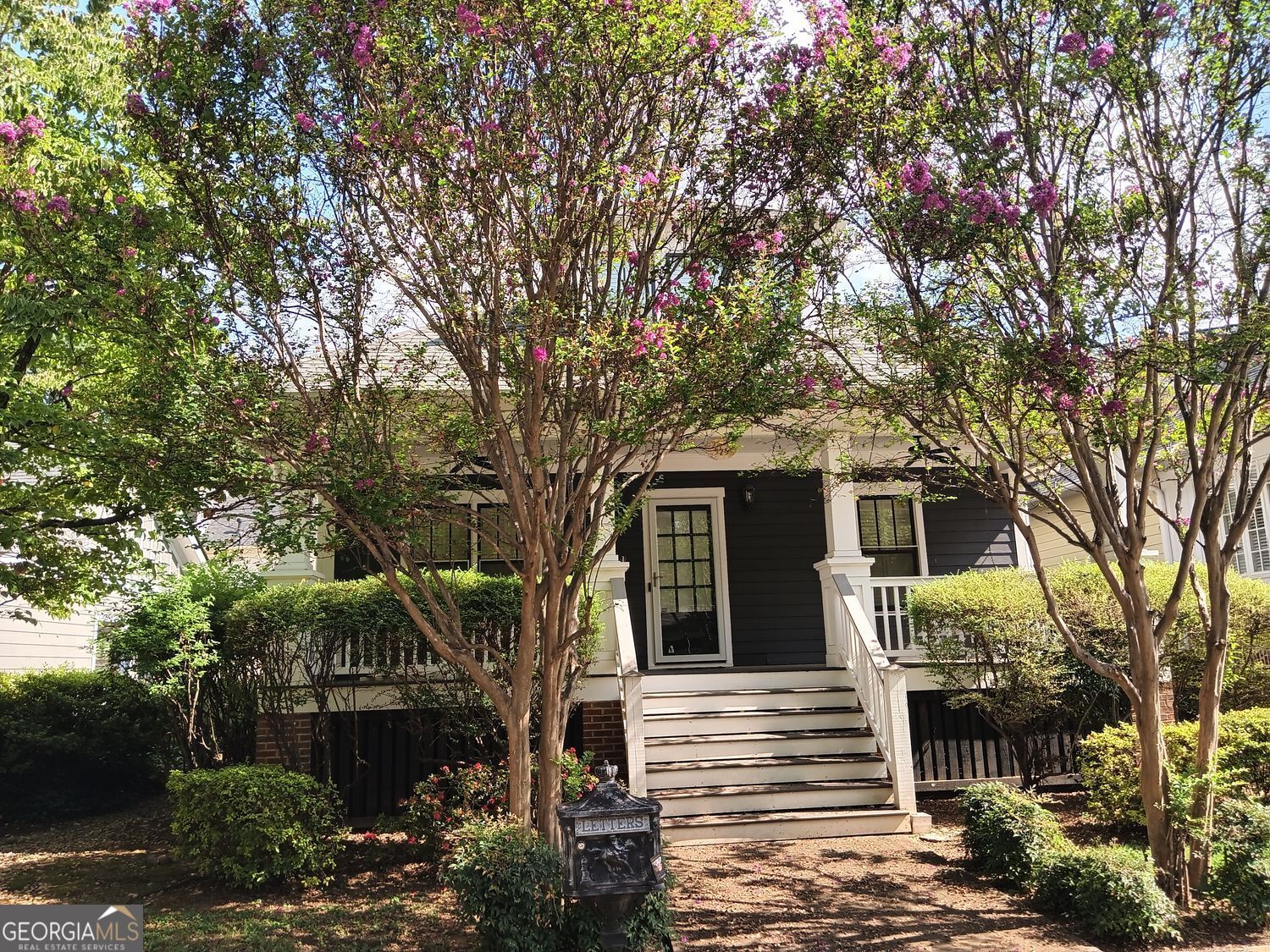 925 Margaret Street Property Photo 1