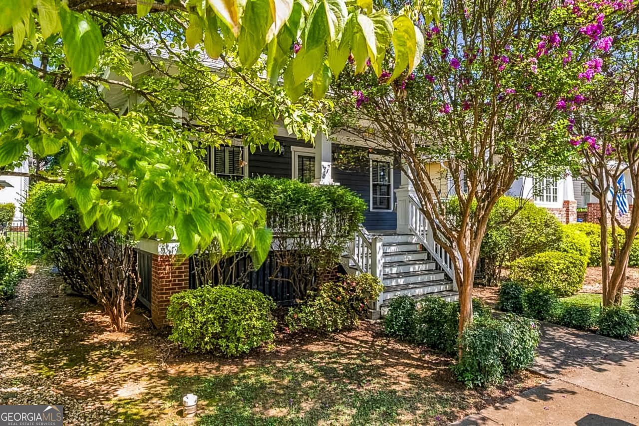 925 Margaret Street Property Photo 1