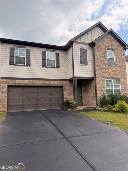 215 Foxhill Drive Property Photo 3