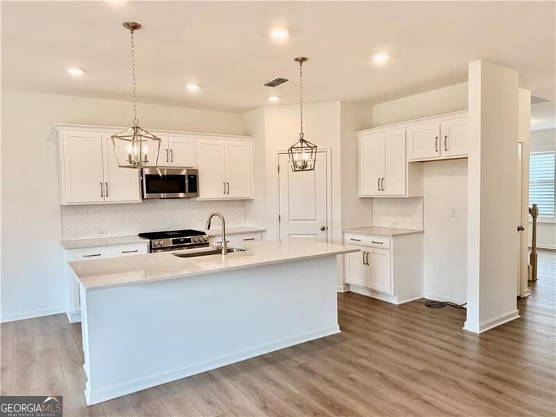 215 Foxhill Drive Property Photo 11
