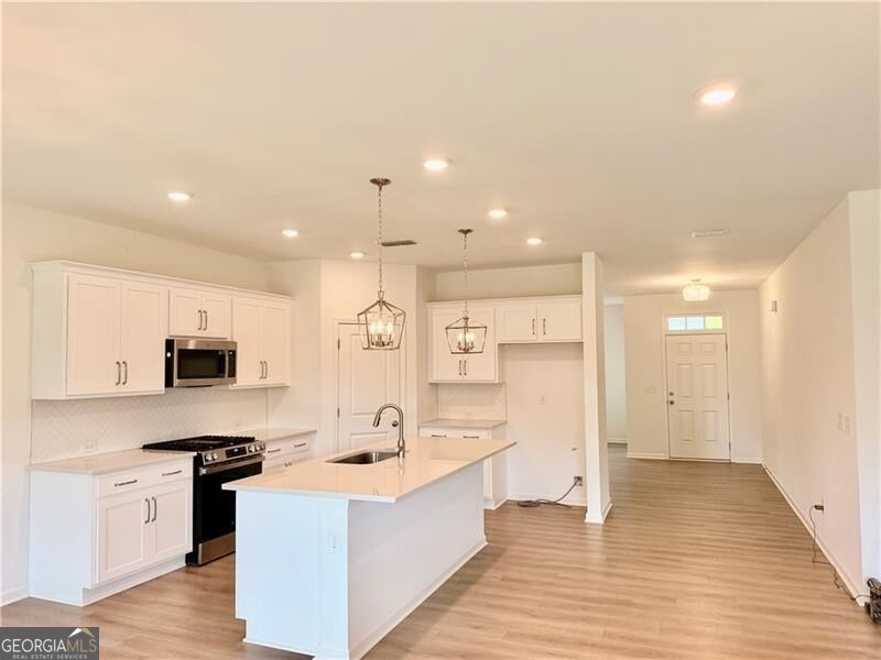 215 Foxhill Drive Property Photo 16