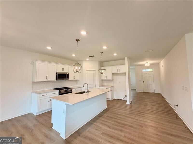 215 Foxhill Drive Property Photo 17