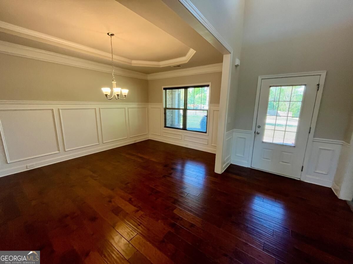 9081 Dawes Crossing Property Photo 7