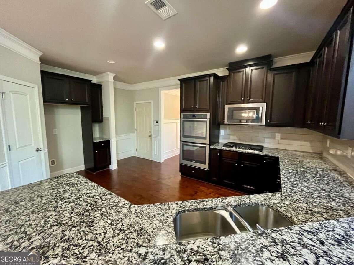 9081 Dawes Crossing Property Photo 19