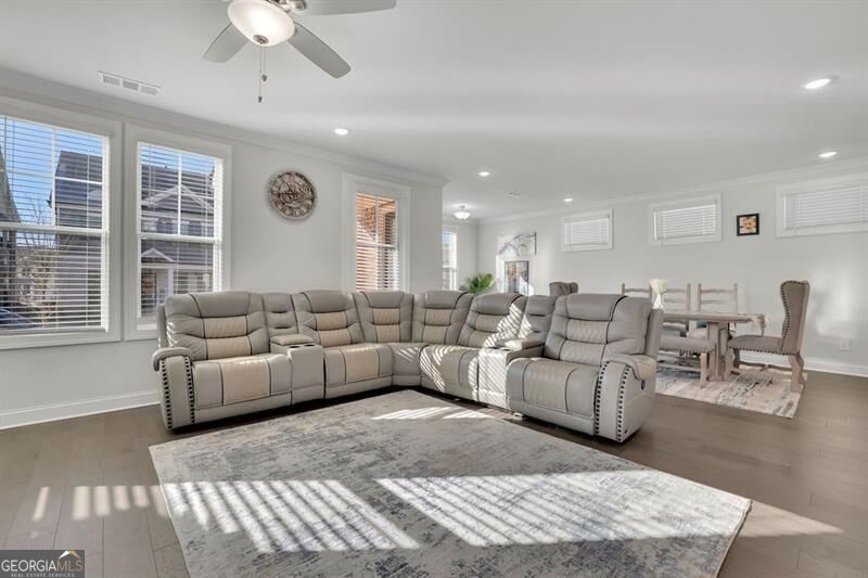 1070 Poppy Pointe Property Photo 4