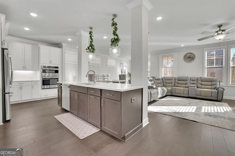 1070 Poppy Pointe Property Photo 6
