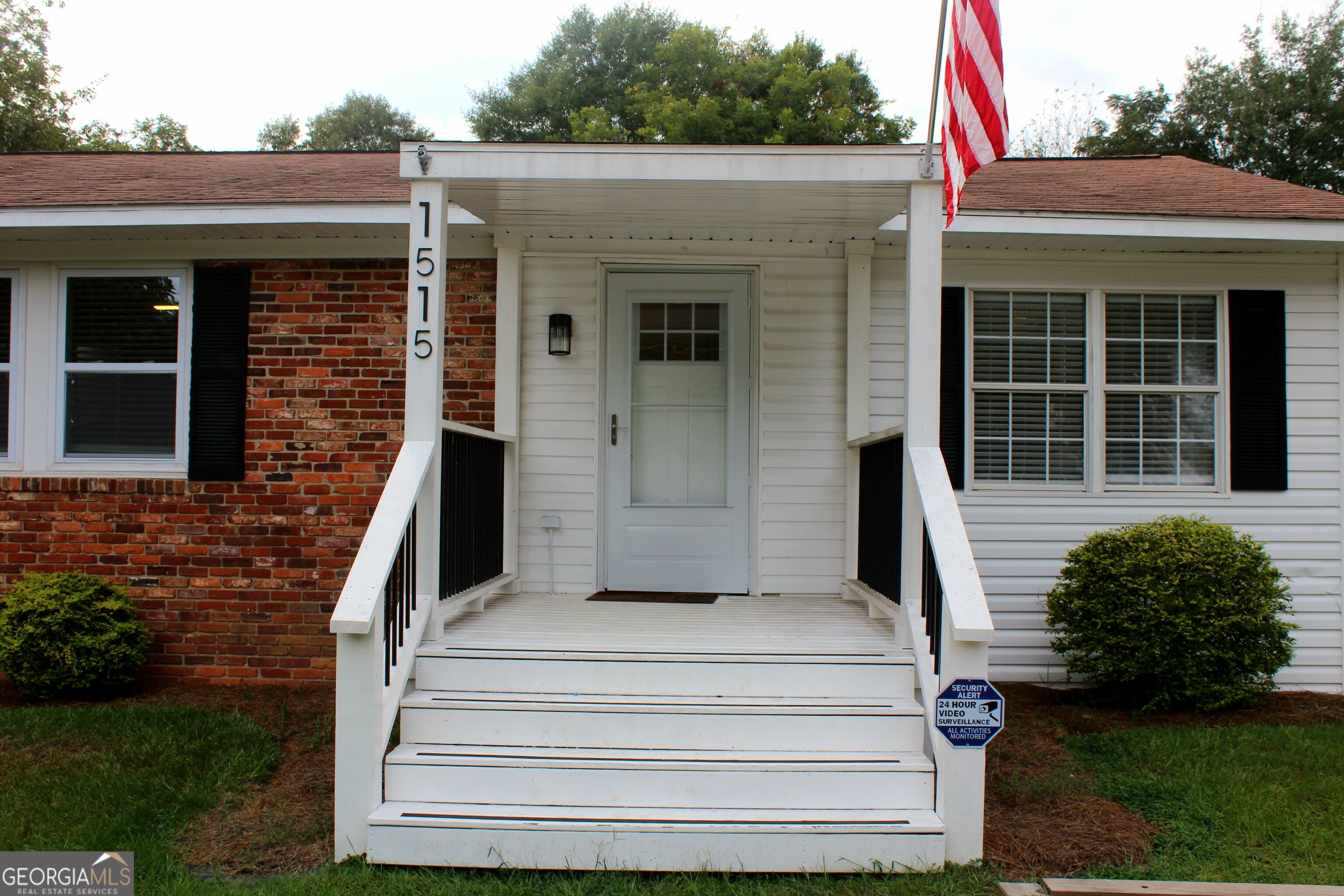 1515 Rockdale Drive Property Photo 3