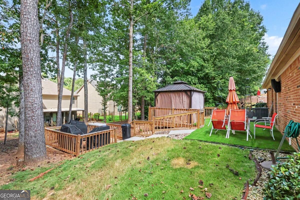 8001 Gossamer Drive Property Photo 4
