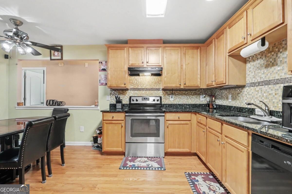 8001 Gossamer Drive Property Photo 14