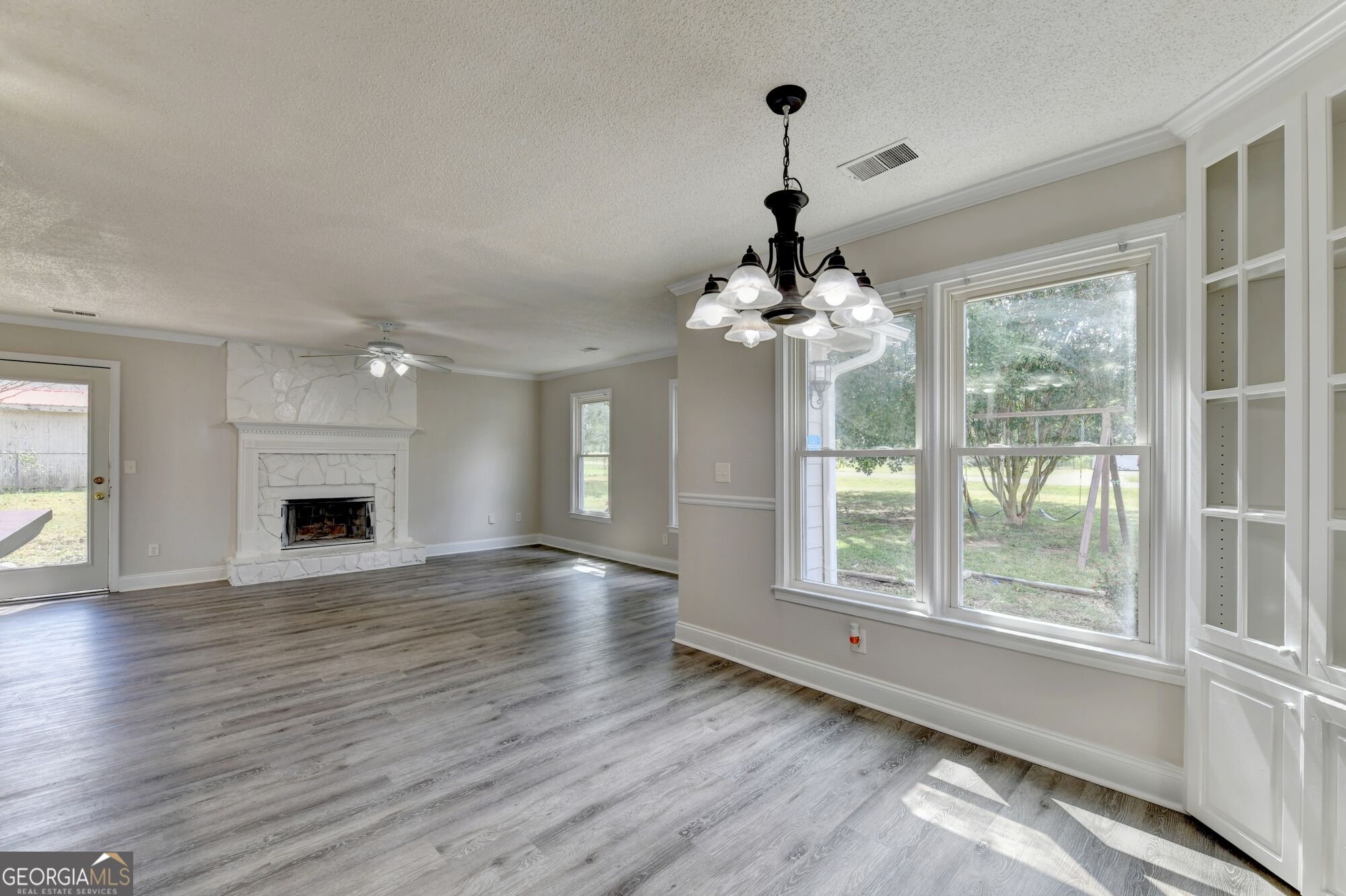 2725 Milton Bryan Drive Property Photo 6