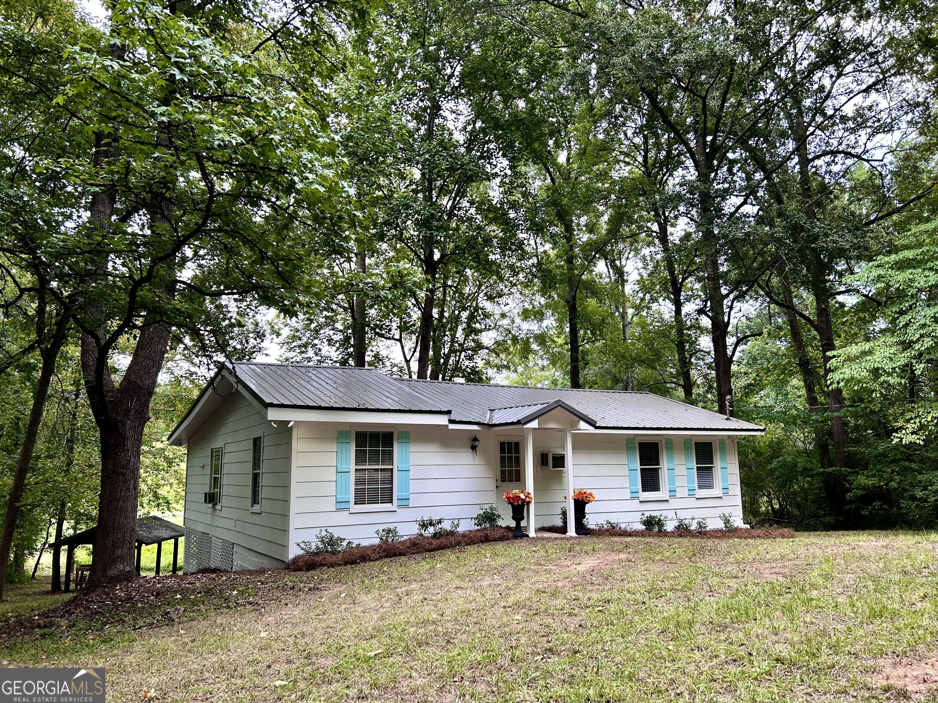 122 Flat Rock Rd Property Photo 2