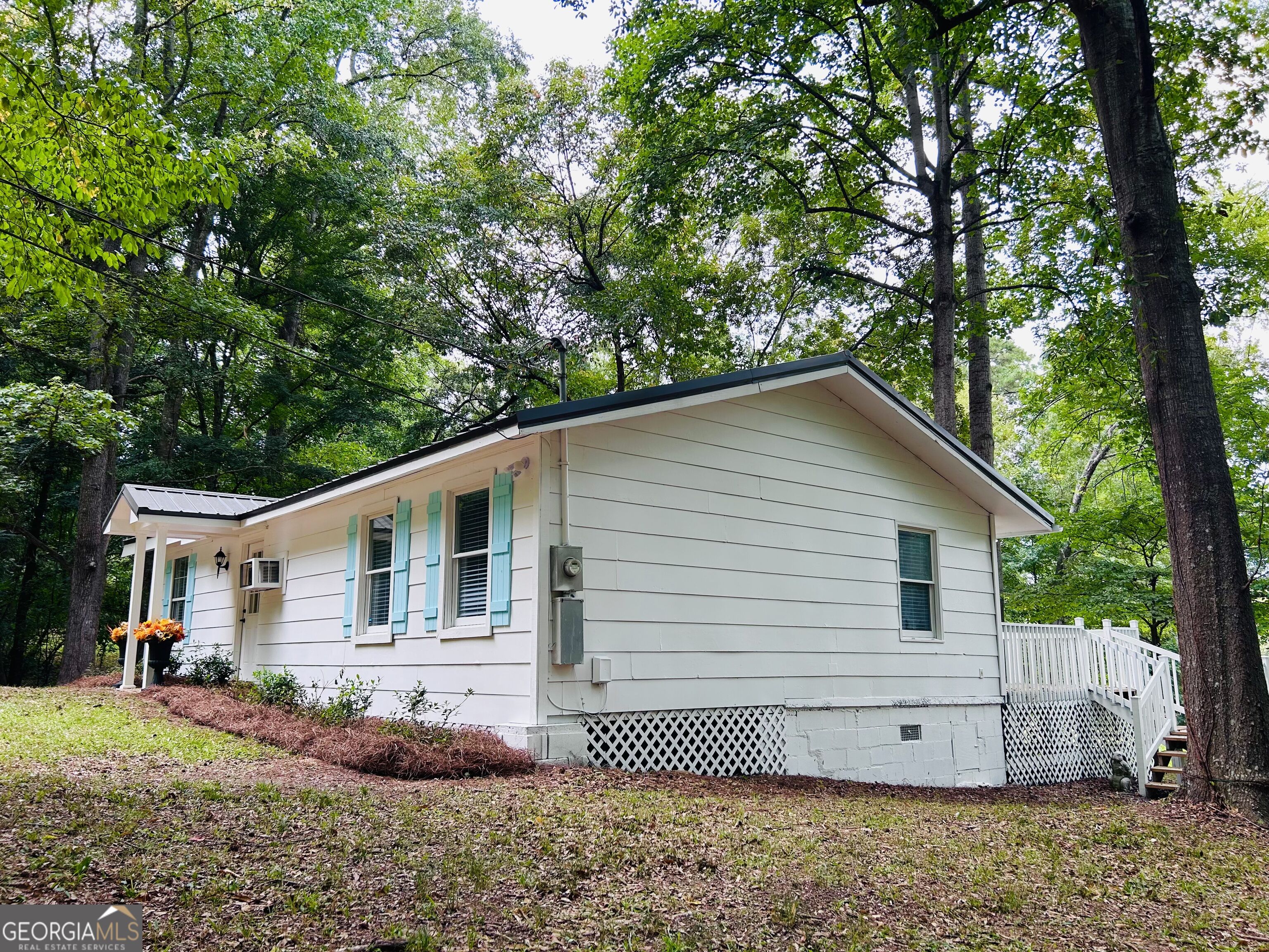 122 Flat Rock Rd Property Photo 3