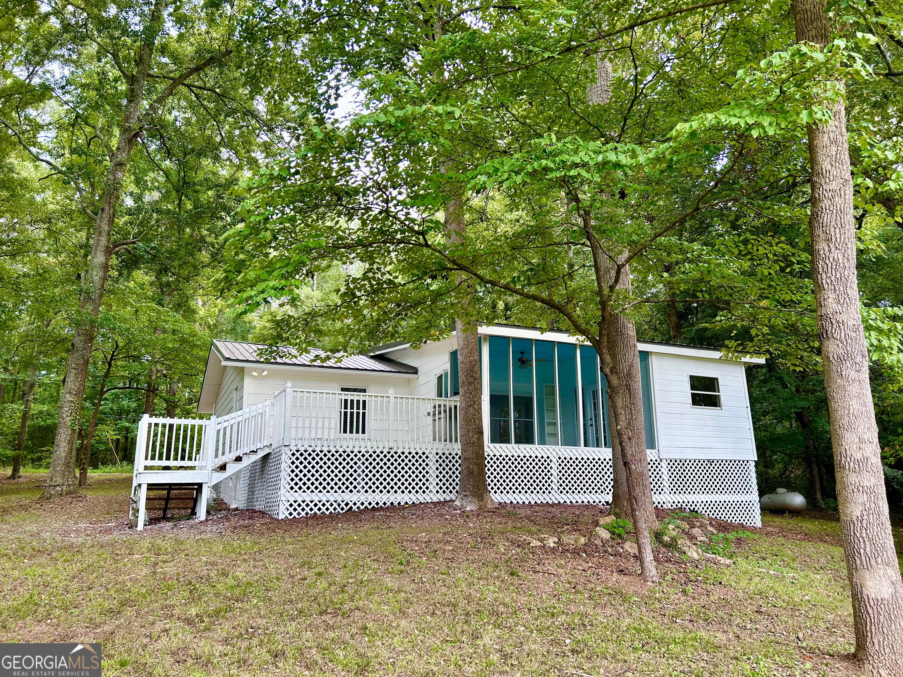 122 Flat Rock Rd Property Photo 4