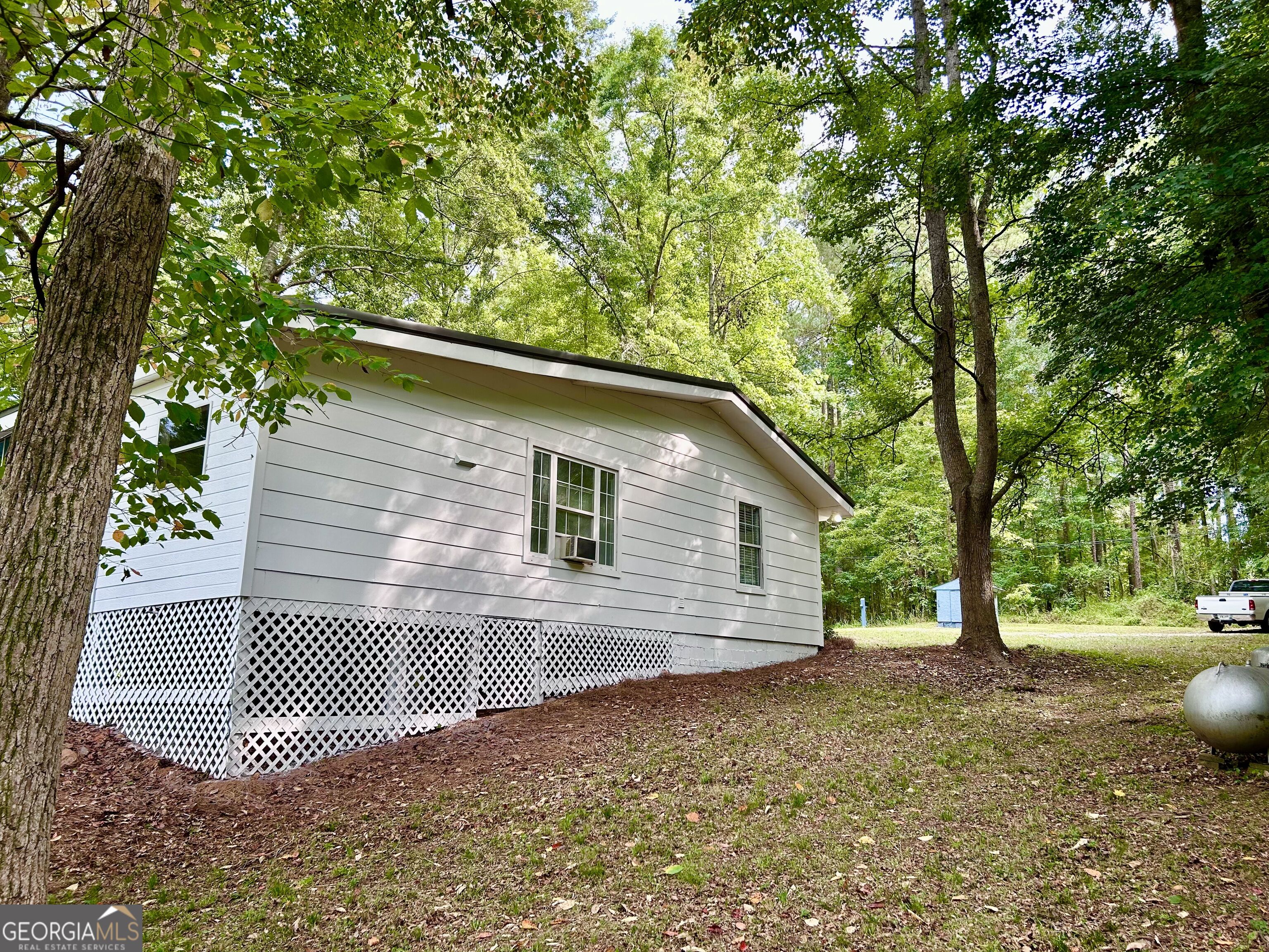 122 Flat Rock Rd Property Photo 6