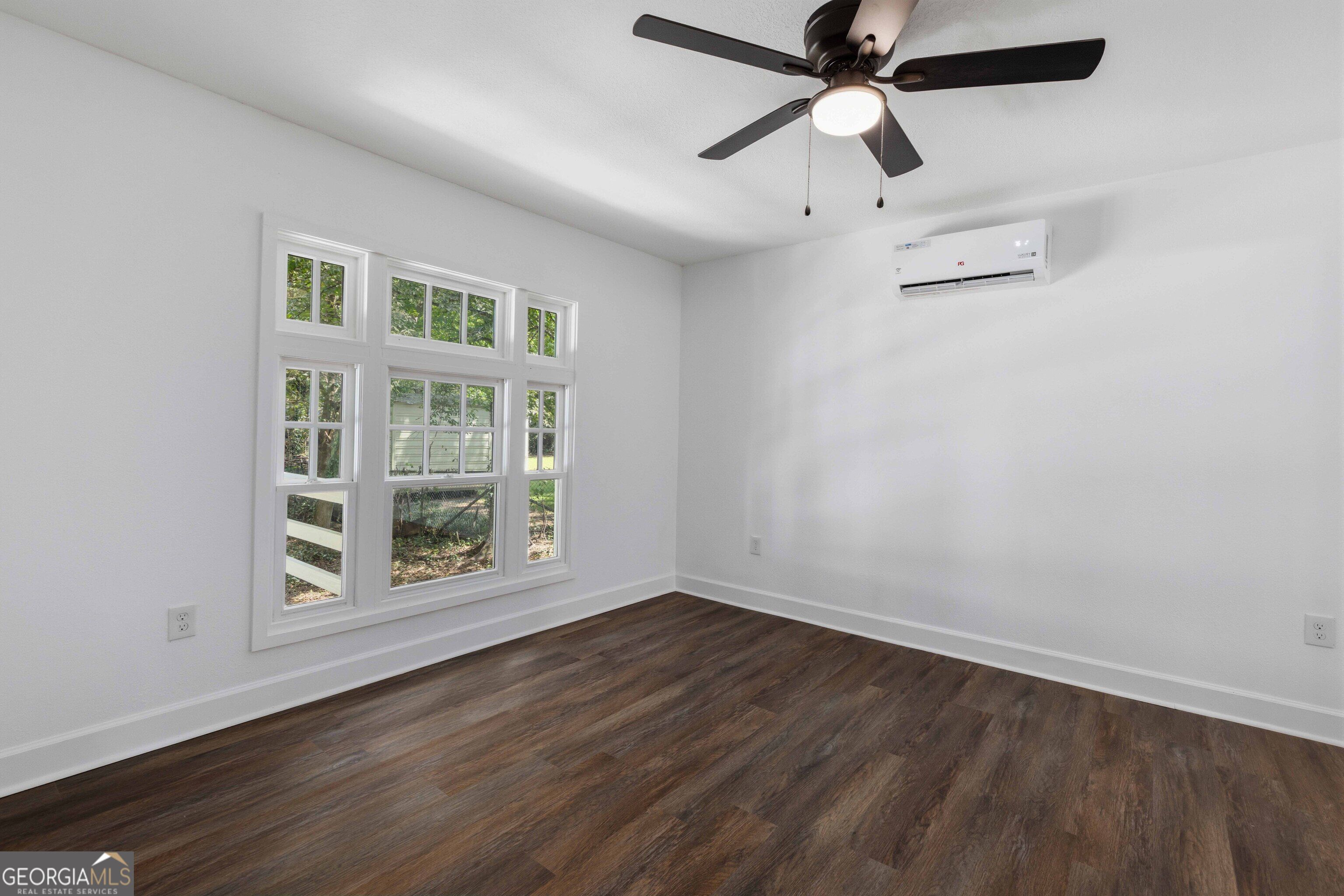 2910 Bradley Circle Property Photo 17